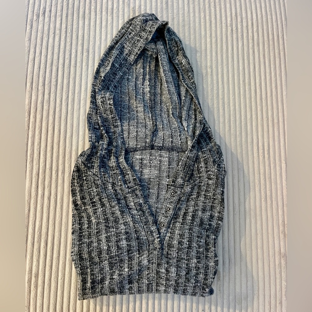 American Eagle Outfitters Charcoal pullover Snap Long Sleeve Henley Hoodie